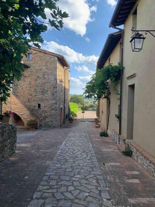 Medieval Tower In Umbria With Swimming Pool Montelagello Ngoại thất bức ảnh