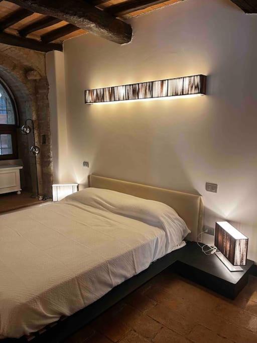 Medieval Tower In Umbria With Swimming Pool Montelagello Ngoại thất bức ảnh