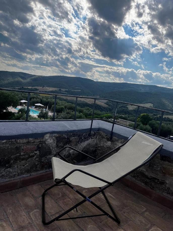 Medieval Tower In Umbria With Swimming Pool Montelagello Ngoại thất bức ảnh