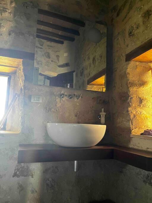 Medieval Tower In Umbria With Swimming Pool Montelagello Ngoại thất bức ảnh